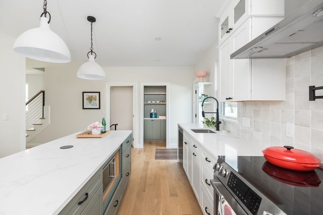 10 Gordon Rd, Arlington, MA 02474