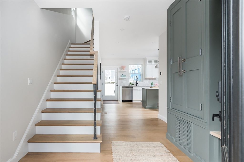 10 Gordon Rd, Arlington, MA 02474