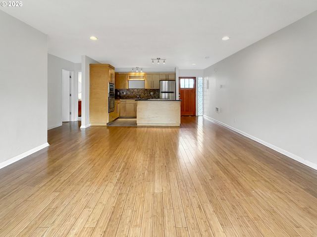 122 Se 73RD Ave, Portland, OR 97215