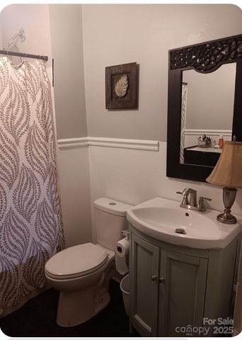 215 W 10th Street W, Salisbury, NC 28144