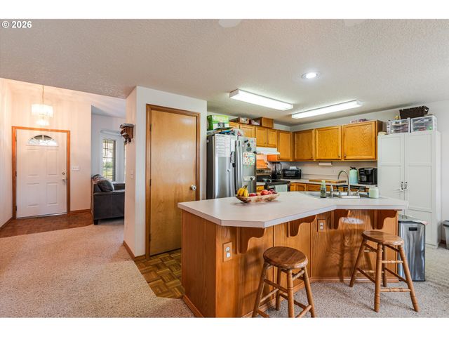 843 10TH Ct, Lafayette, OR 97127