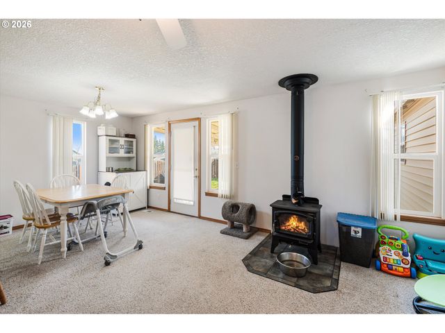 843 10TH Ct, Lafayette, OR 97127