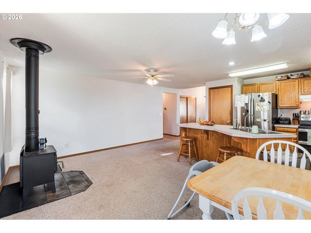 843 10TH Ct, Lafayette, OR 97127