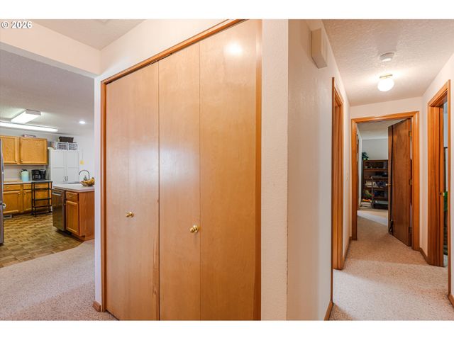 843 10TH Ct, Lafayette, OR 97127