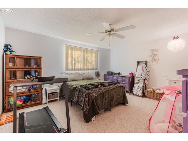 843 10TH Ct, Lafayette, OR 97127