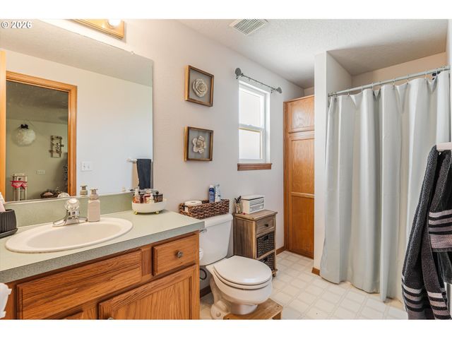 843 10TH Ct, Lafayette, OR 97127