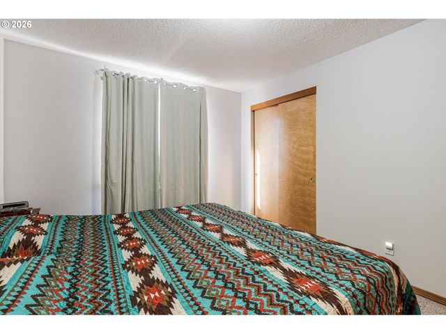 843 10TH Ct, Lafayette, OR 97127