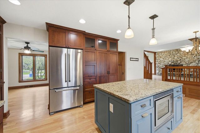 15270 Red Fox LANE, Elm Grove, WI 53122