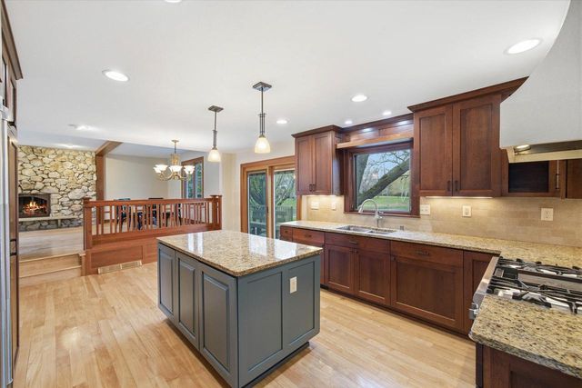 15270 Red Fox LANE, Elm Grove, WI 53122