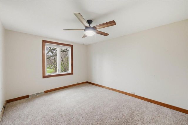 15270 Red Fox LANE, Elm Grove, WI 53122