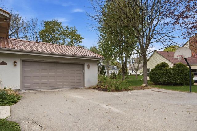 15270 Red Fox LANE, Elm Grove, WI 53122