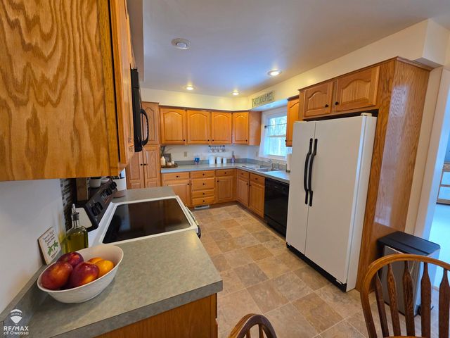 1270 N Chipman Street, Owosso, MI 48867