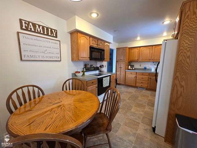 1270 N Chipman Street, Owosso, MI 48867