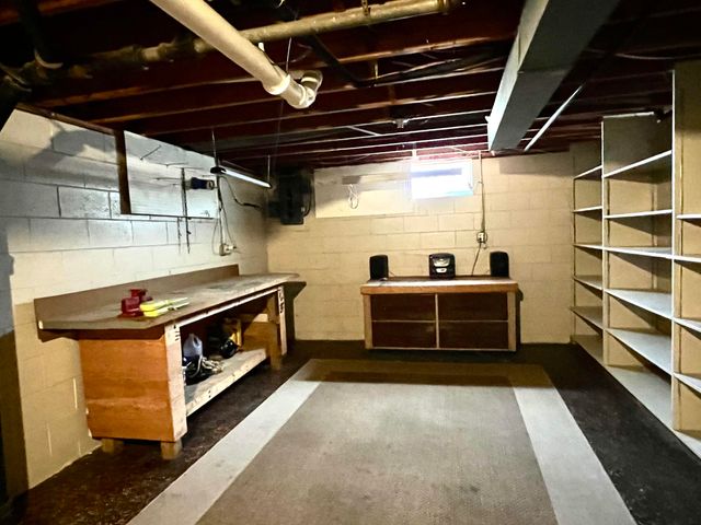 3031 Country Club Drive, Muskegon, MI 49441