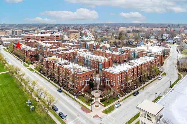 141 S Grove Avenue, Elgin, IL 60120