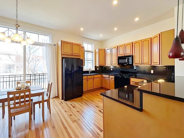 141 S Grove Avenue, Elgin, IL 60120