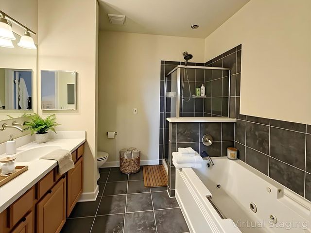 141 S Grove Avenue, Elgin, IL 60120