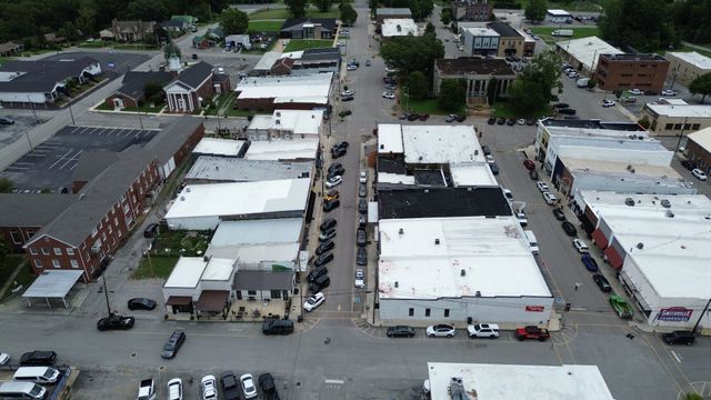 118 W Walnut St, Smithville, TN 37166