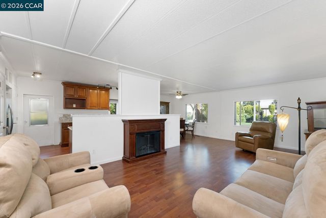 2159 Dalis Drive 106, Concord, CA 94520