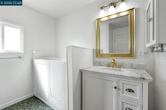 2159 Dalis Drive 106, Concord, CA 94520