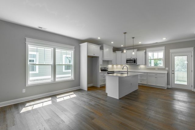 1037 Silverpine Drive, Chattanooga, TN 37421