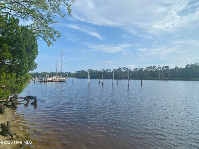5316 Trade Winds Road, New Bern, NC 28560