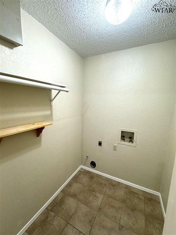 2953 STEARNS AVENUE, Wichita Falls, TX 76308