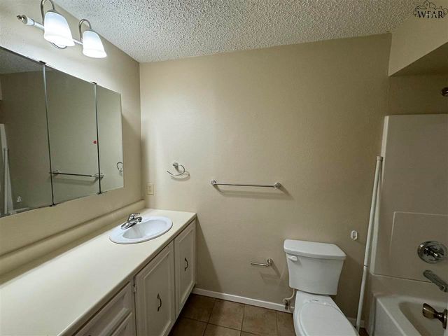 2953 STEARNS AVENUE, Wichita Falls, TX 76308