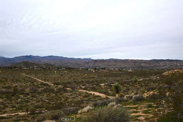 8425 Indio Avenue, Yucca Valley, CA 92284