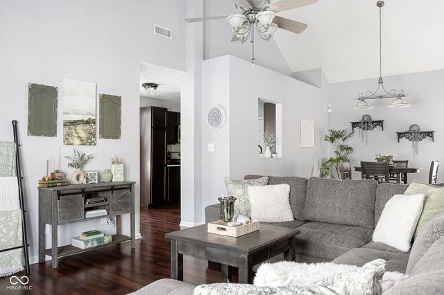 10864 Washington Bay Drive, Fishers, IN 46037