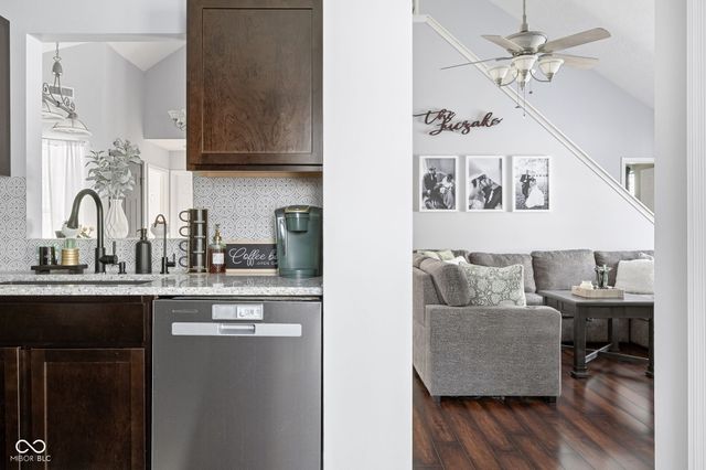 10864 Washington Bay Drive, Fishers, IN 46037