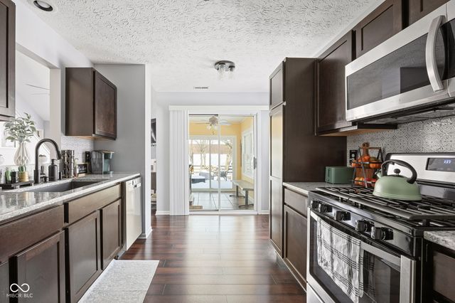 10864 Washington Bay Drive, Fishers, IN 46037