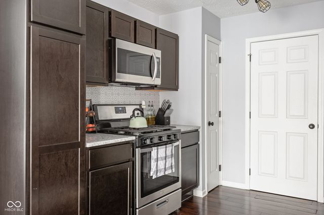 10864 Washington Bay Drive, Fishers, IN 46037