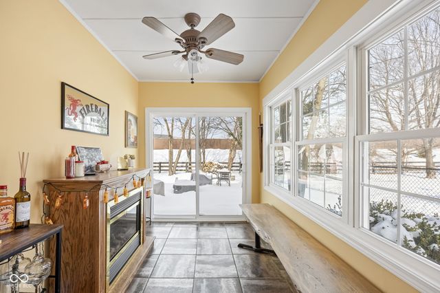 10864 Washington Bay Drive, Fishers, IN 46037