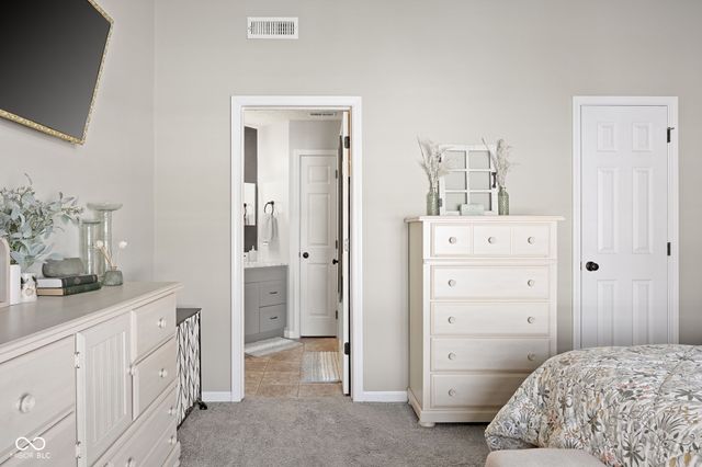 10864 Washington Bay Drive, Fishers, IN 46037