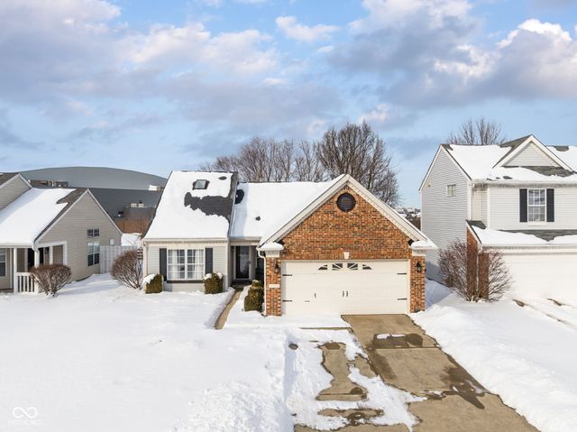 10864 Washington Bay Drive, Fishers, IN 46037