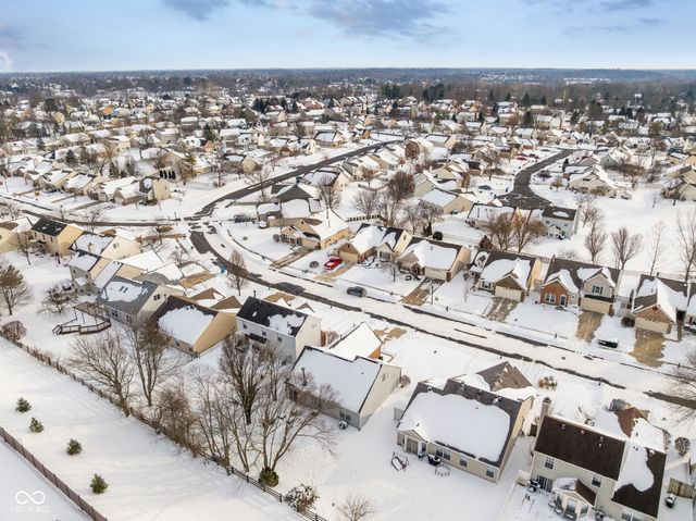 10864 Washington Bay Drive, Fishers, IN 46037