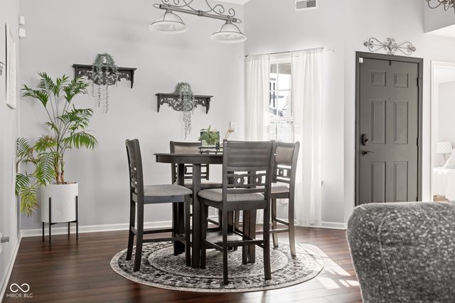 10864 Washington Bay Drive, Fishers, IN 46037