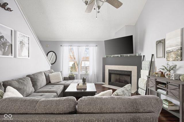 10864 Washington Bay Drive, Fishers, IN 46037