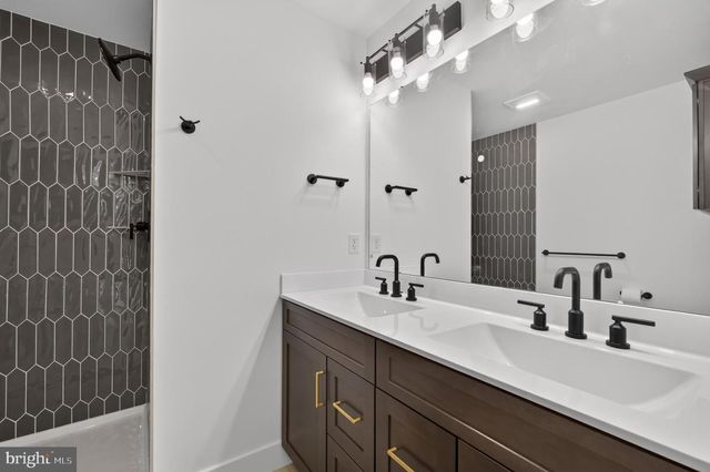 340 E BARNARD ST, West Chester, PA 19382