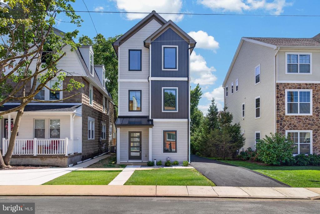 340 E BARNARD ST, West Chester, PA 19382