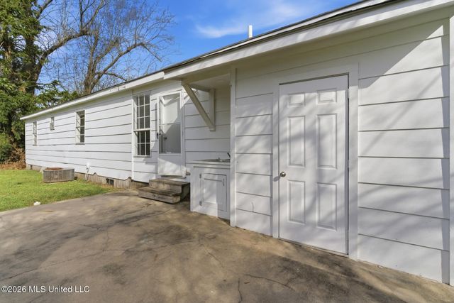 206 Ogilsvie Street, Petal, MS 39465