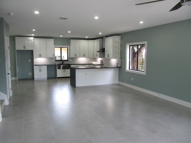 25 Abaco Road, Key Largo, FL 33037