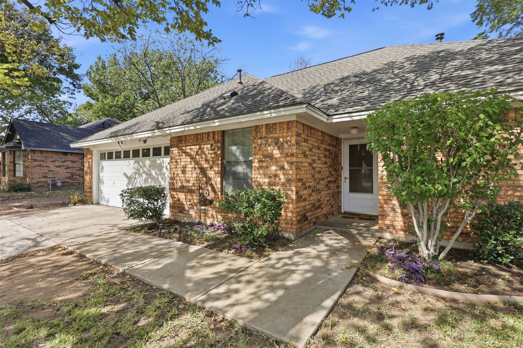 613 Main Street, Roanoke, TX 76262 — photo 4