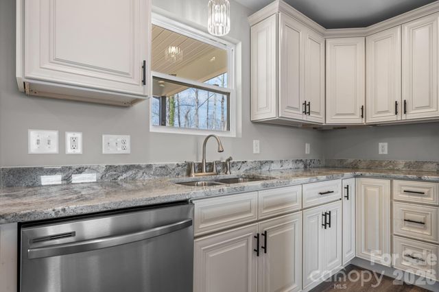 250 Old Lumber Yard Road, Morganton, NC 28655