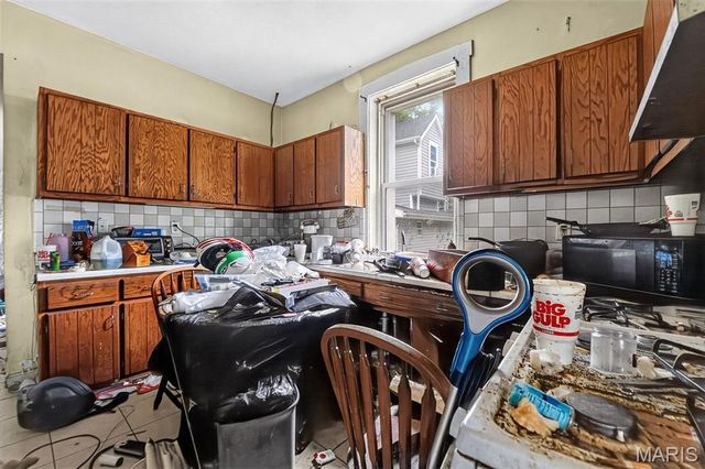 9015 S Broadway, St Louis, MO 63125