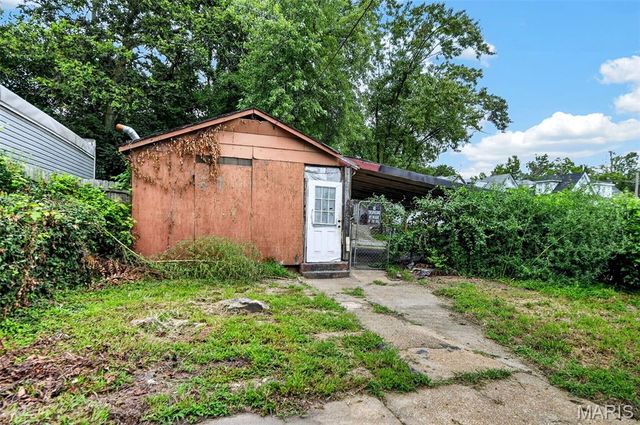 9015 S Broadway, St Louis, MO 63125