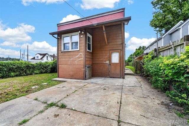 9015 S Broadway, St Louis, MO 63125