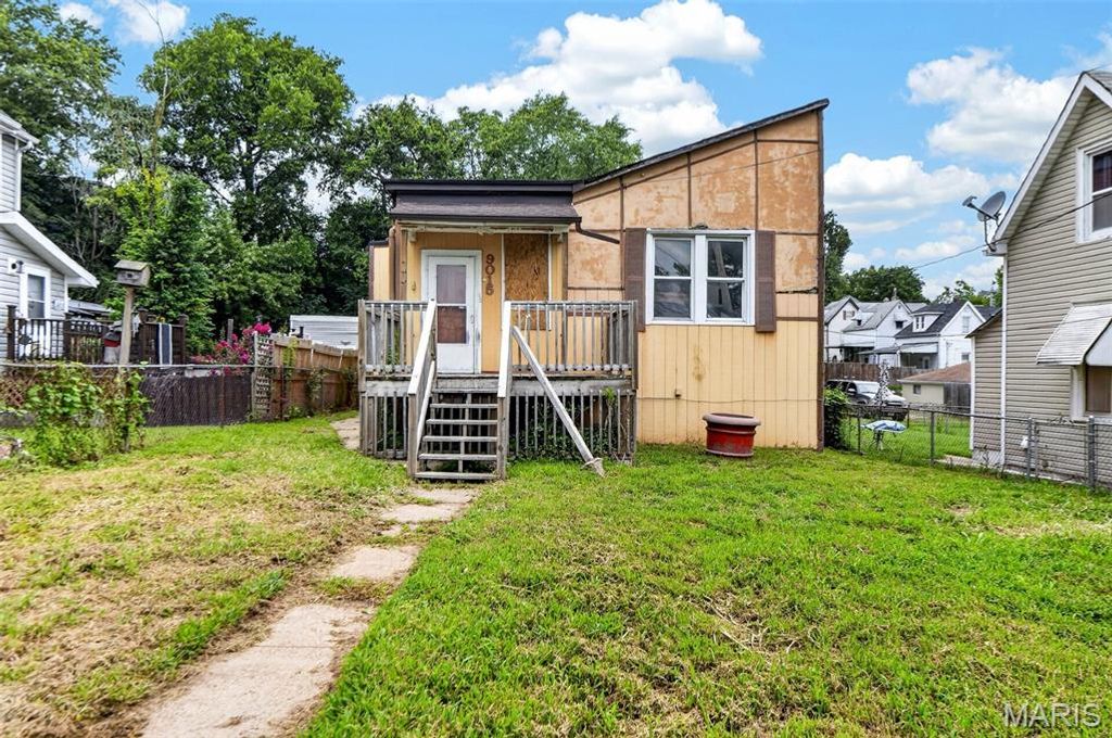 9015 S Broadway, St Louis, MO 63125