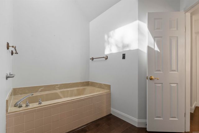 20 Fairway Woods Circle, Maumelle, AR 72113